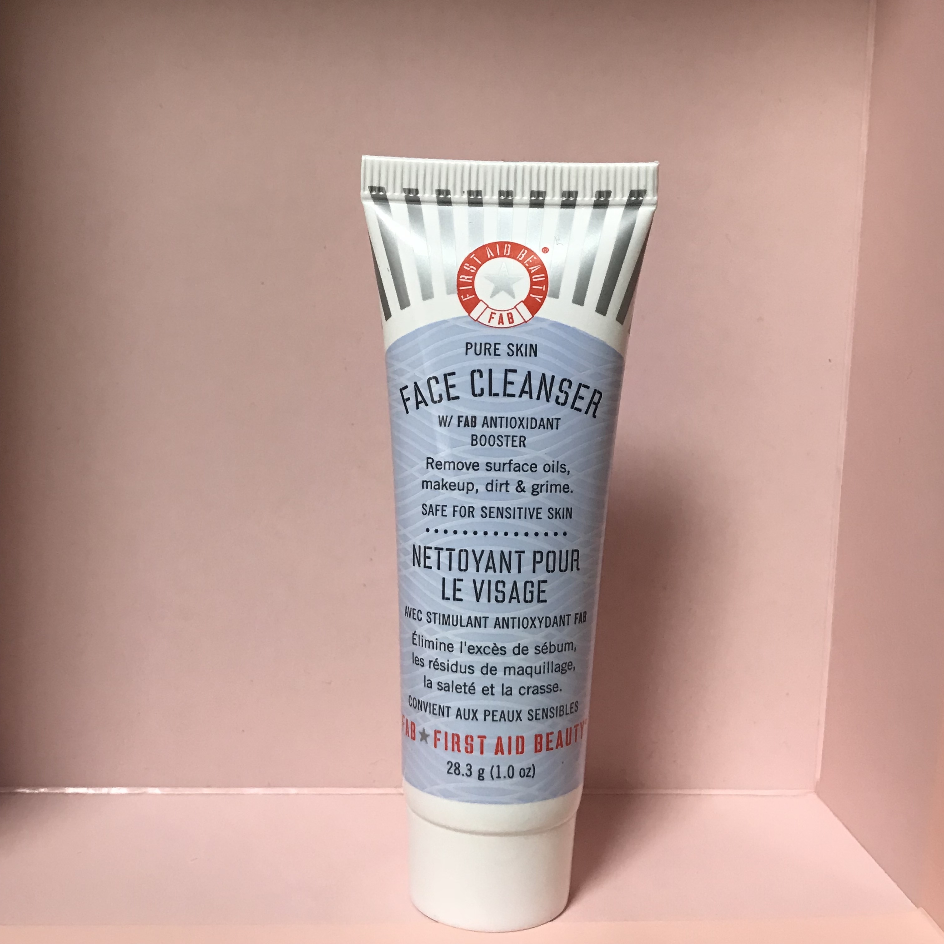 FIRST AID BEAUTY Face Cleanser with Fab Antioxidant Boo