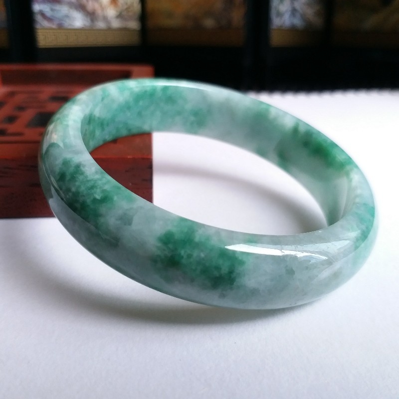 豆糯種飄綠花玉鐲 52.4mm, 天然翡翠A玉, 緬甸玉, Jade, Jadeite