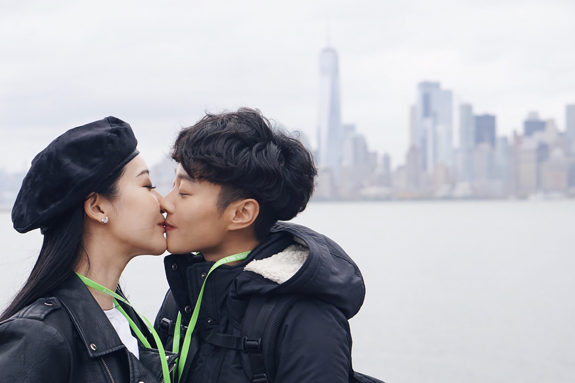 網紅情侶檔小bee森森推薦Violet White 精選款