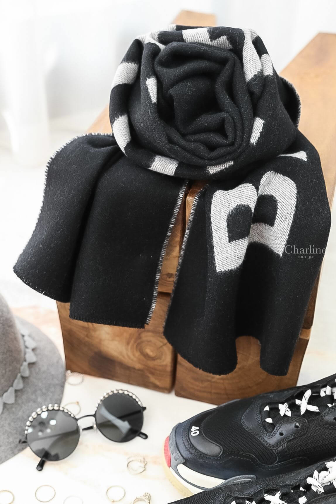 Balenciaga Jacquard Logo Scarf 黑灰色雙面 Logo圍巾