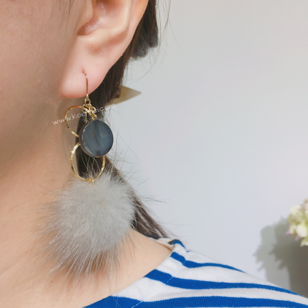 [日本制]大毛毛球圓形耳環