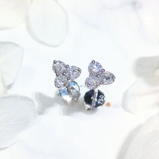 全新18K白金50份鑽石耳環