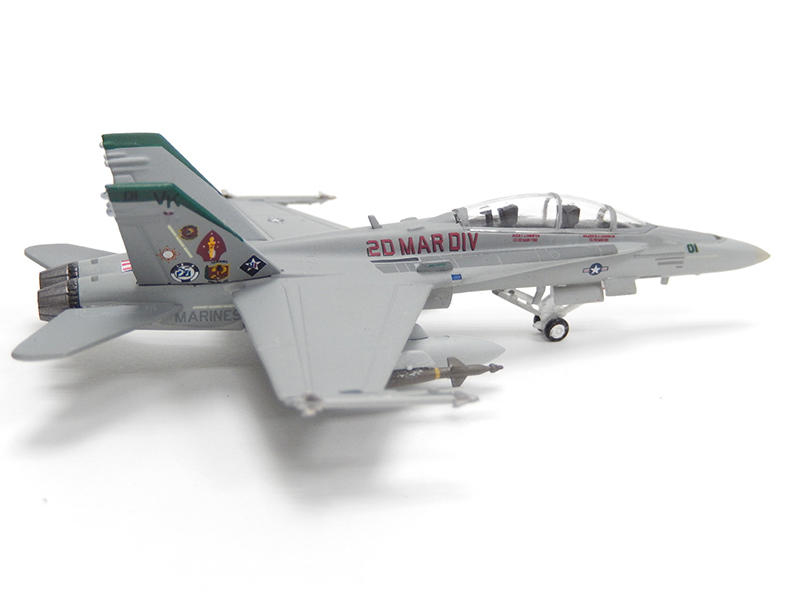 Hogan M-Series 1/200 美國海軍陸戰隊  F/A-18D 海軍局碼165413 2007年