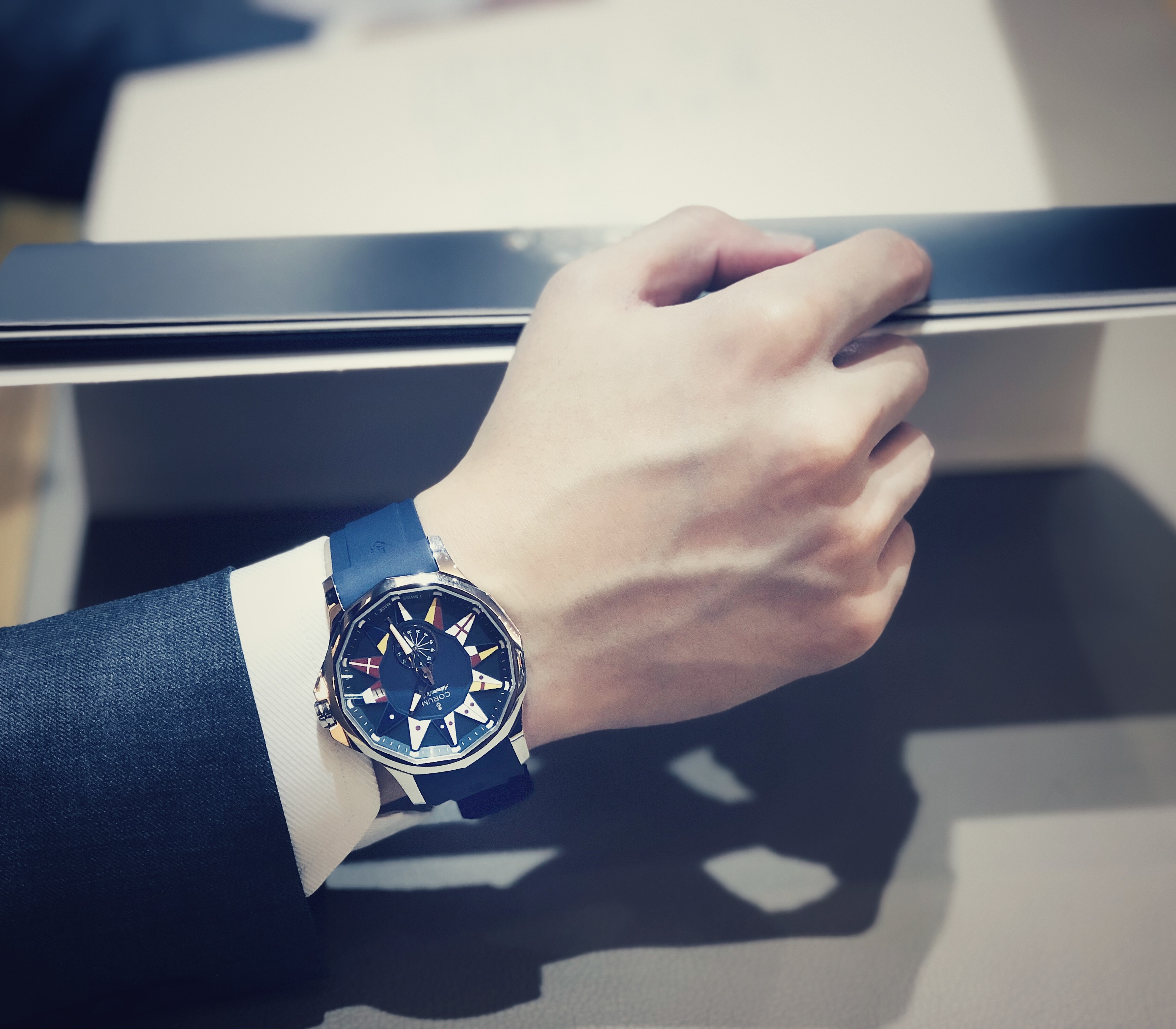 CORUM  崑崙 海軍上將腕錶-金光鐘錶