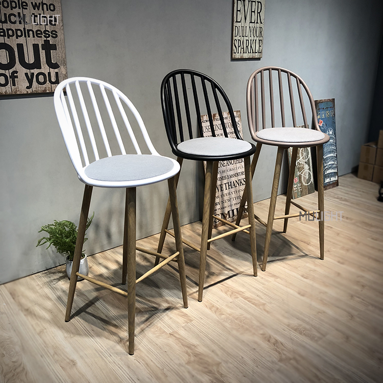 圓弧椅背溫莎柵欄吧檯椅