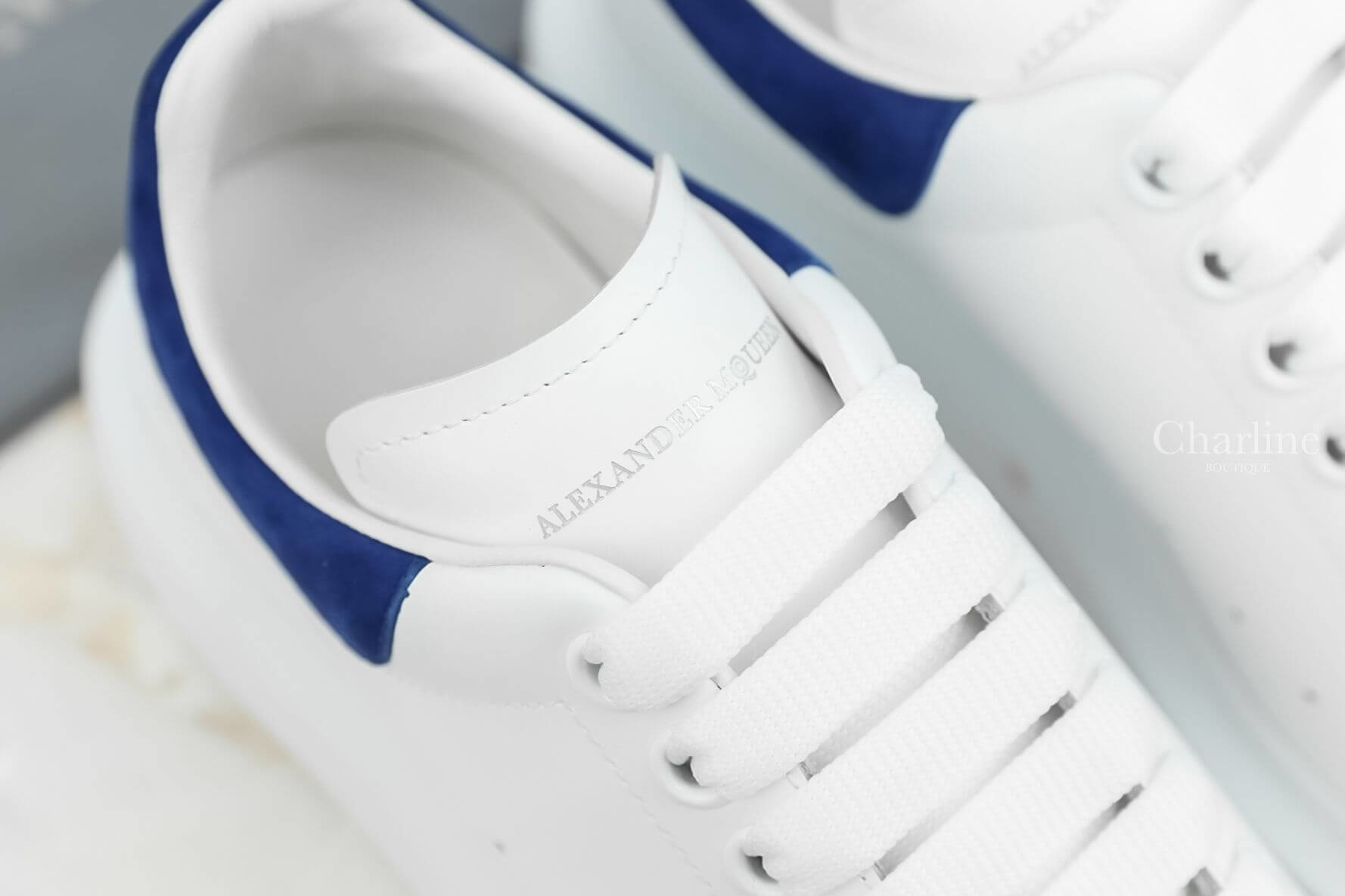 Alexander McQueen Oversize Sneaker 白色海軍藍小牛皮運動鞋