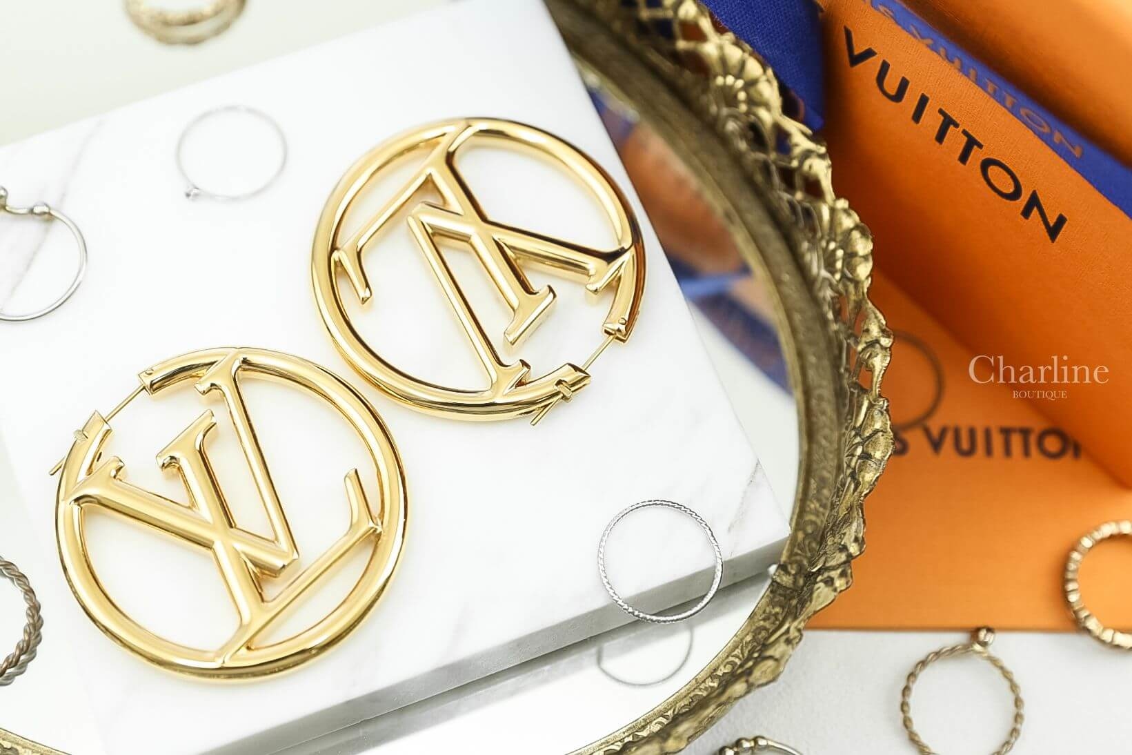 Louis Vuitton Louise Hoop Earrings 金色LV Logo圓圈耳環-Charline Boutique 精品代購