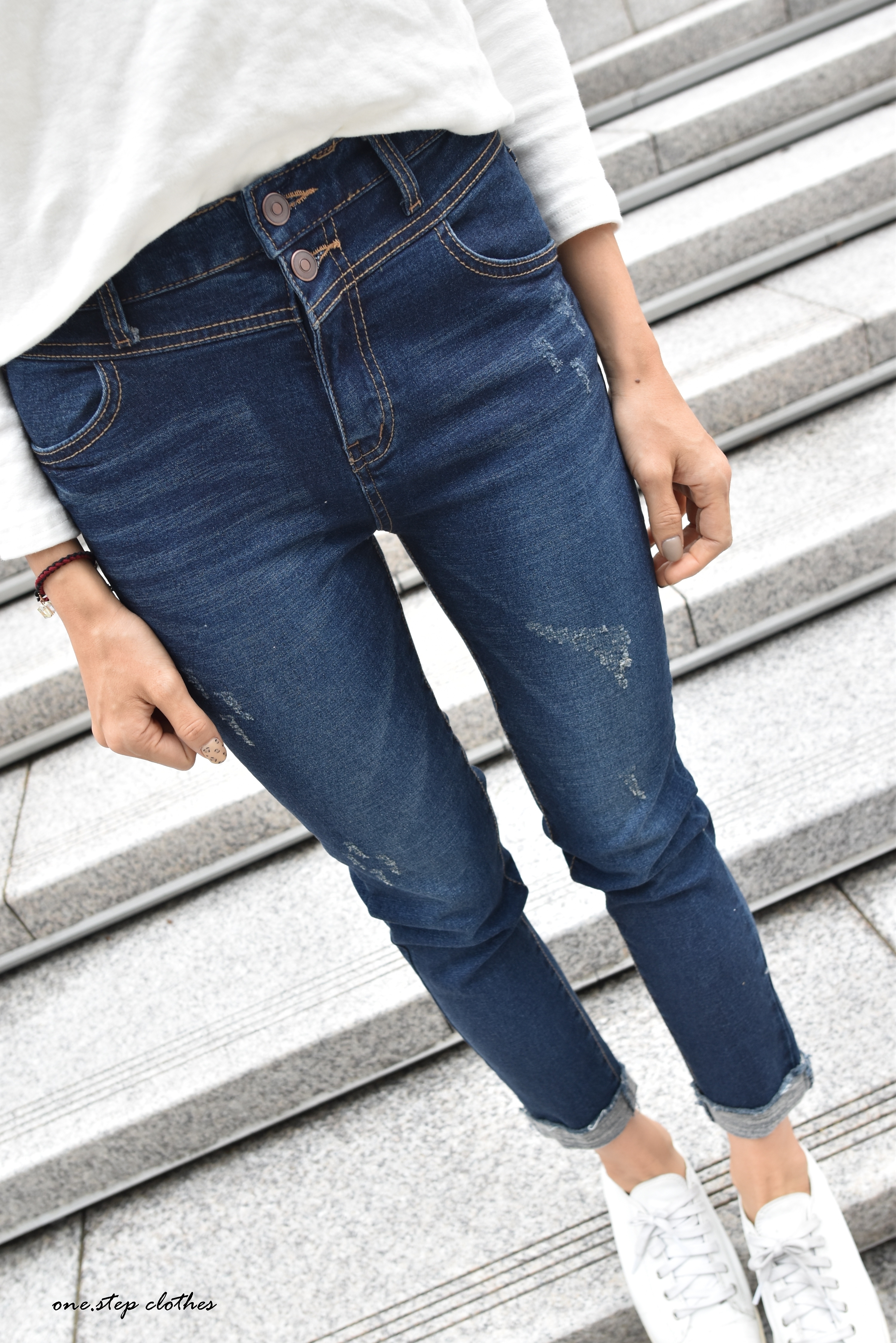 正韓雙釦設計刷痕磨毛小直筒