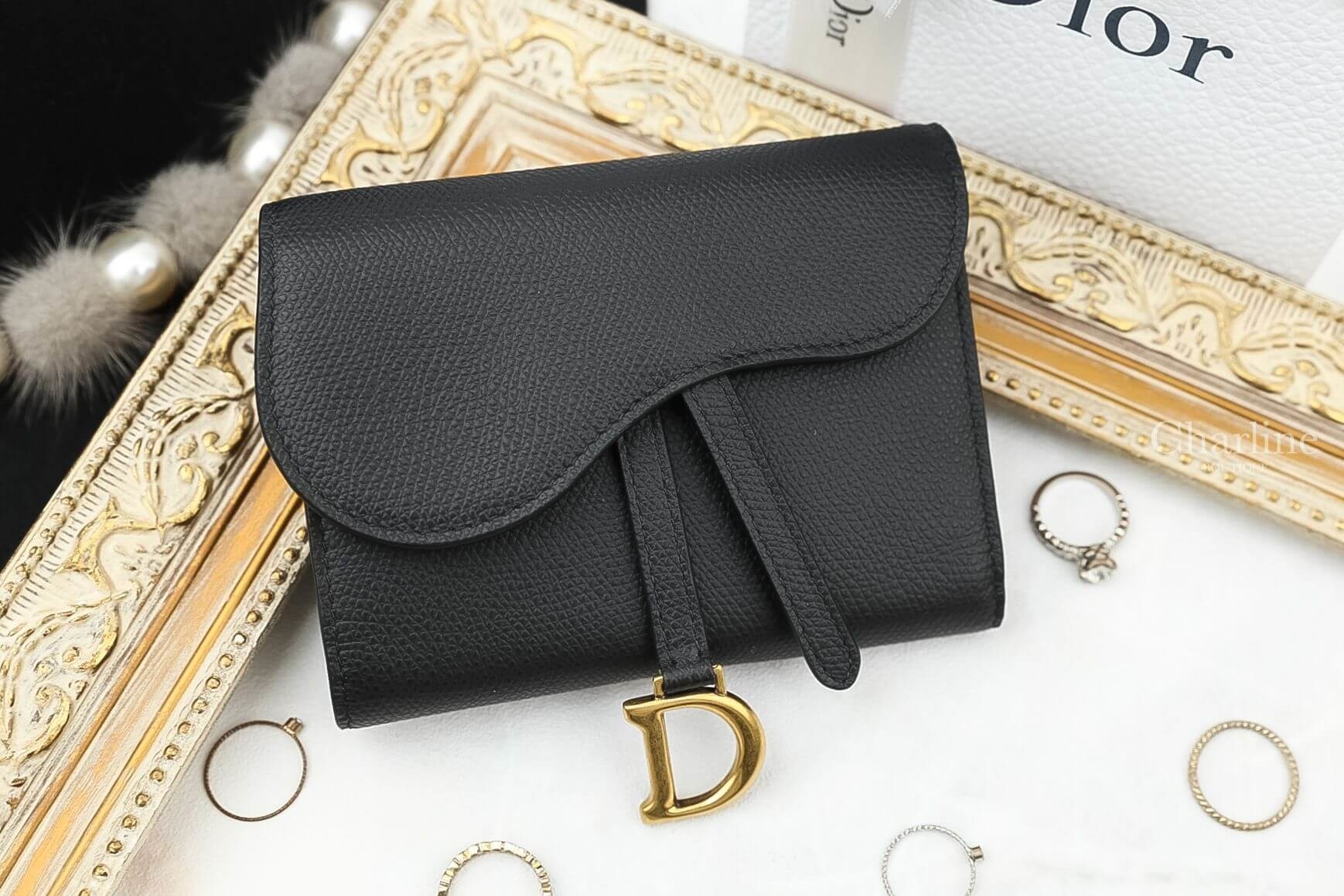 Dior Saddle Wallet In Calfskin 黑色D金飾扣式無紙鈔夾層小牛皮馬鞍三折短夾