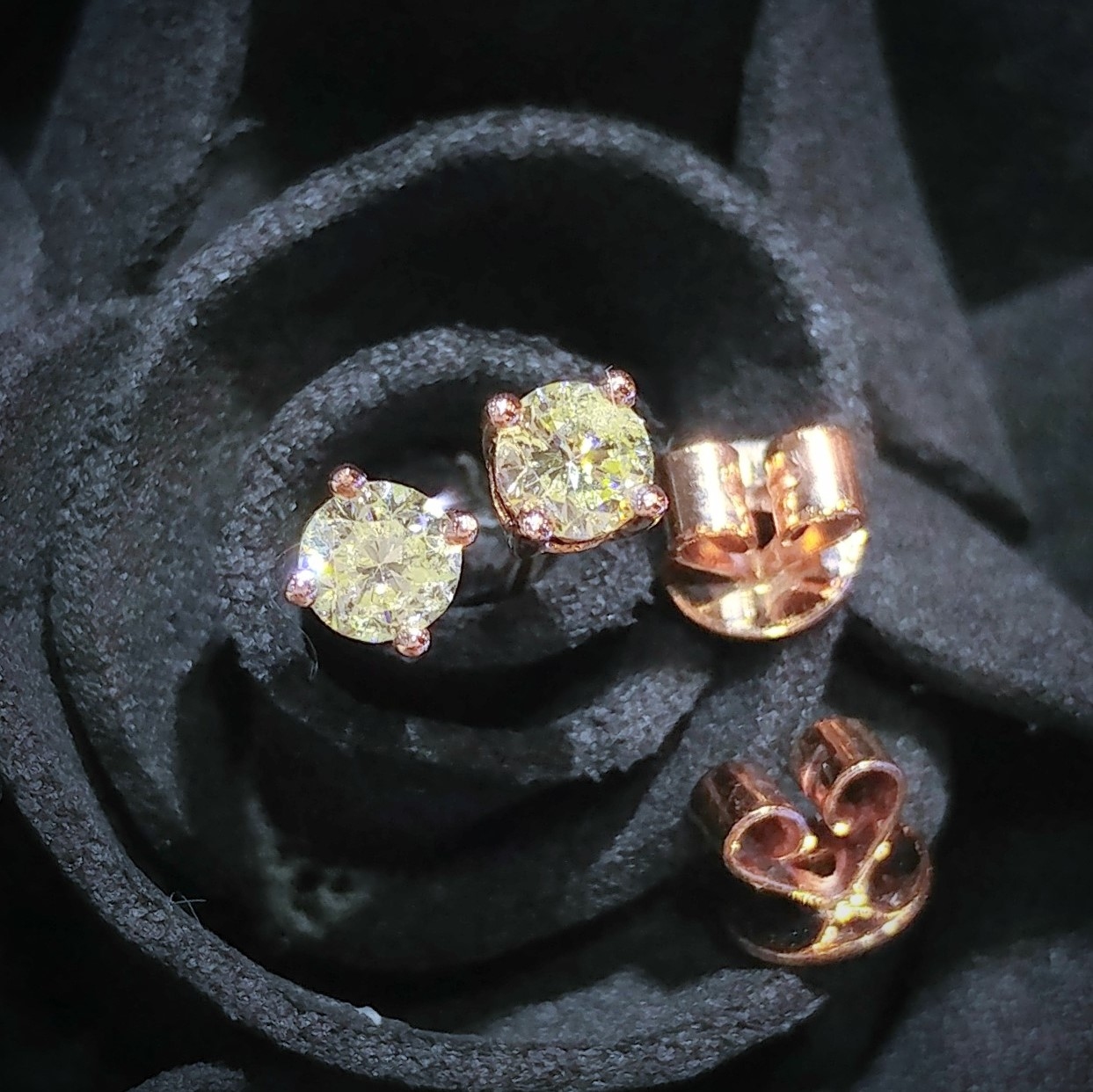 全新18K玫瑰金【主石32份鑽石】4爪耳環