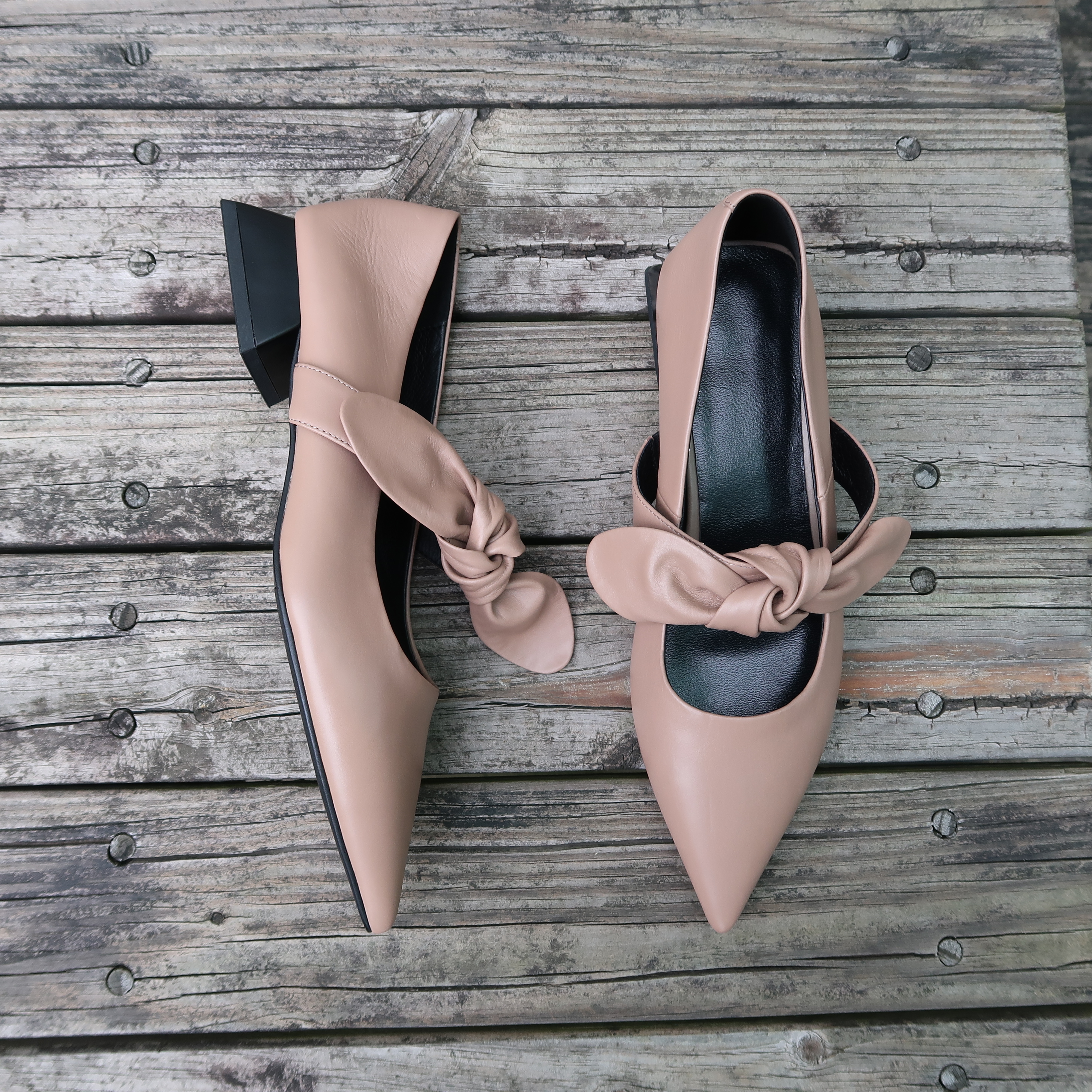 【自信女孩】胎牛皮美型Ｔ型鞋跟尖頭鞋