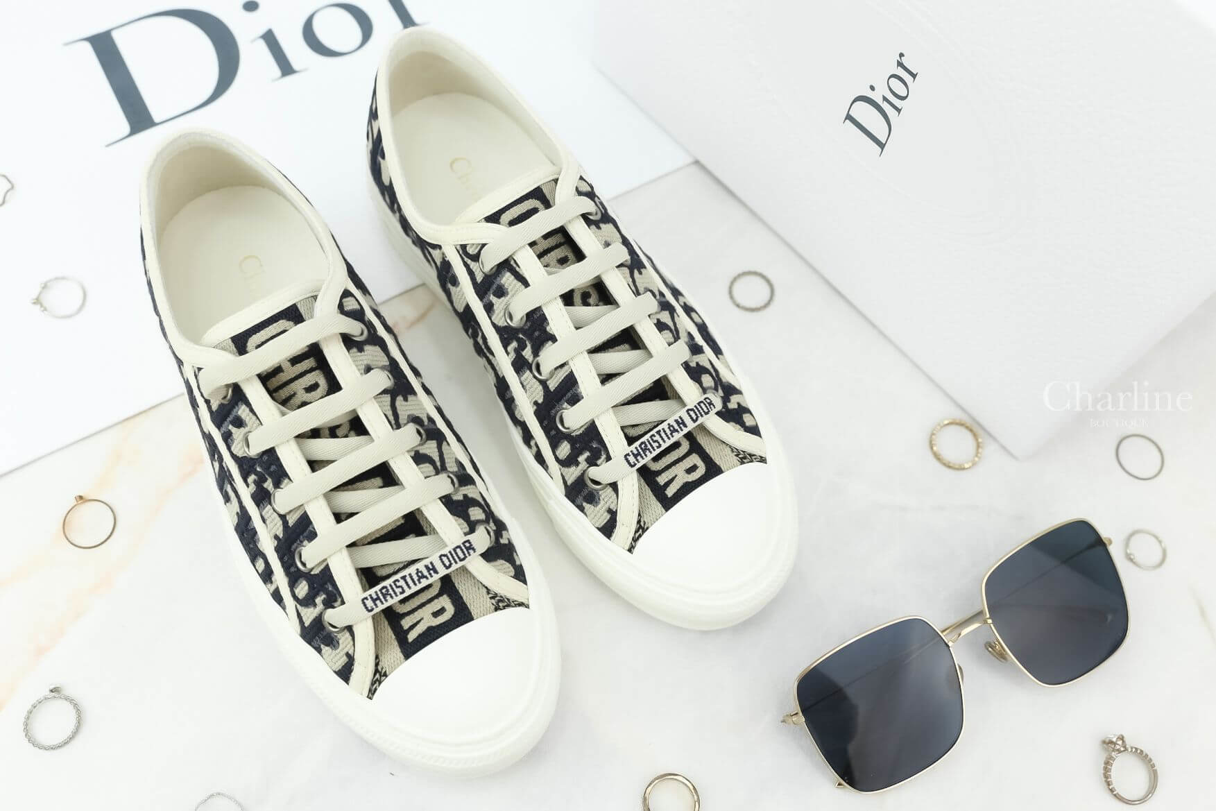 Dior Sneaker In Oblique Embroidered Canvas 深藍色刺繡Logo白底帆布鞋