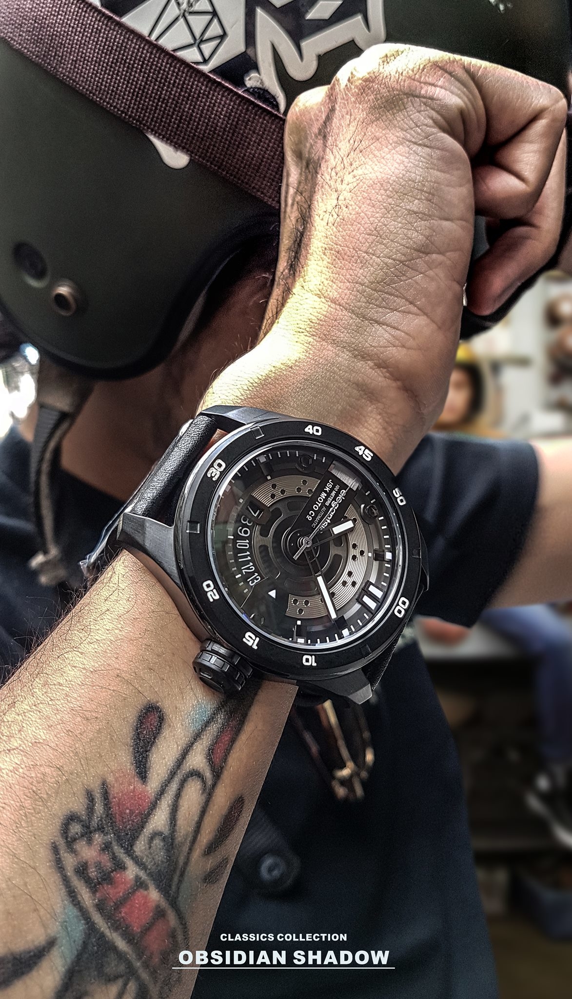 萬年鐘錶 - elegantsis 愛樂時   elegantsis x JSK moto - JX65AS  重機職人腕錶 限量發行 全黑配色套裝腕錶組合 ELJX65AS-J1SB5L 錶徑47MM