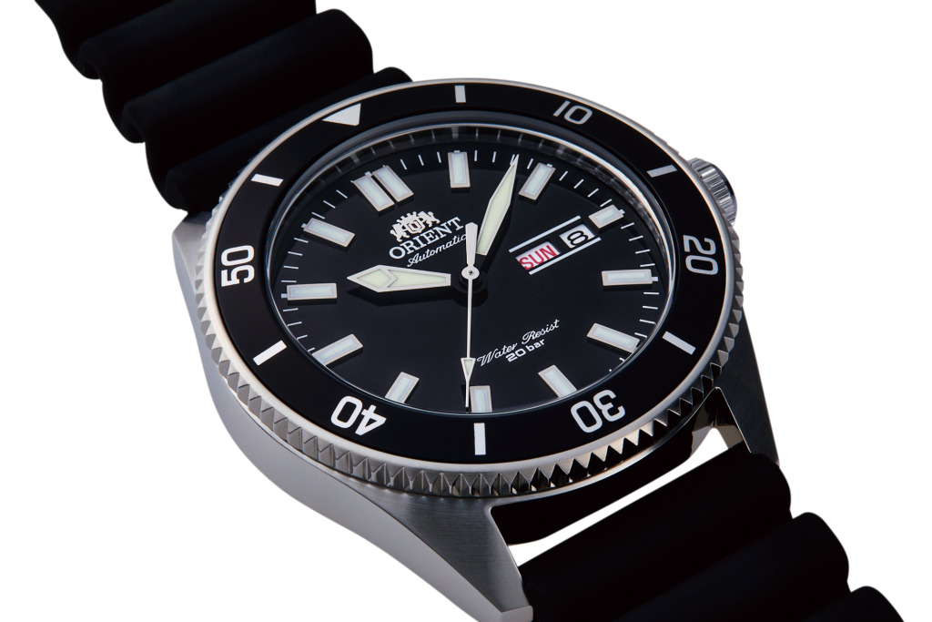 萬年鐘錶 - ORIENT 東方錶  DIVING SPORT系列  200m防水潛水錶  44MM 黑色錶面黑色膠帶款  RA-AA0010B