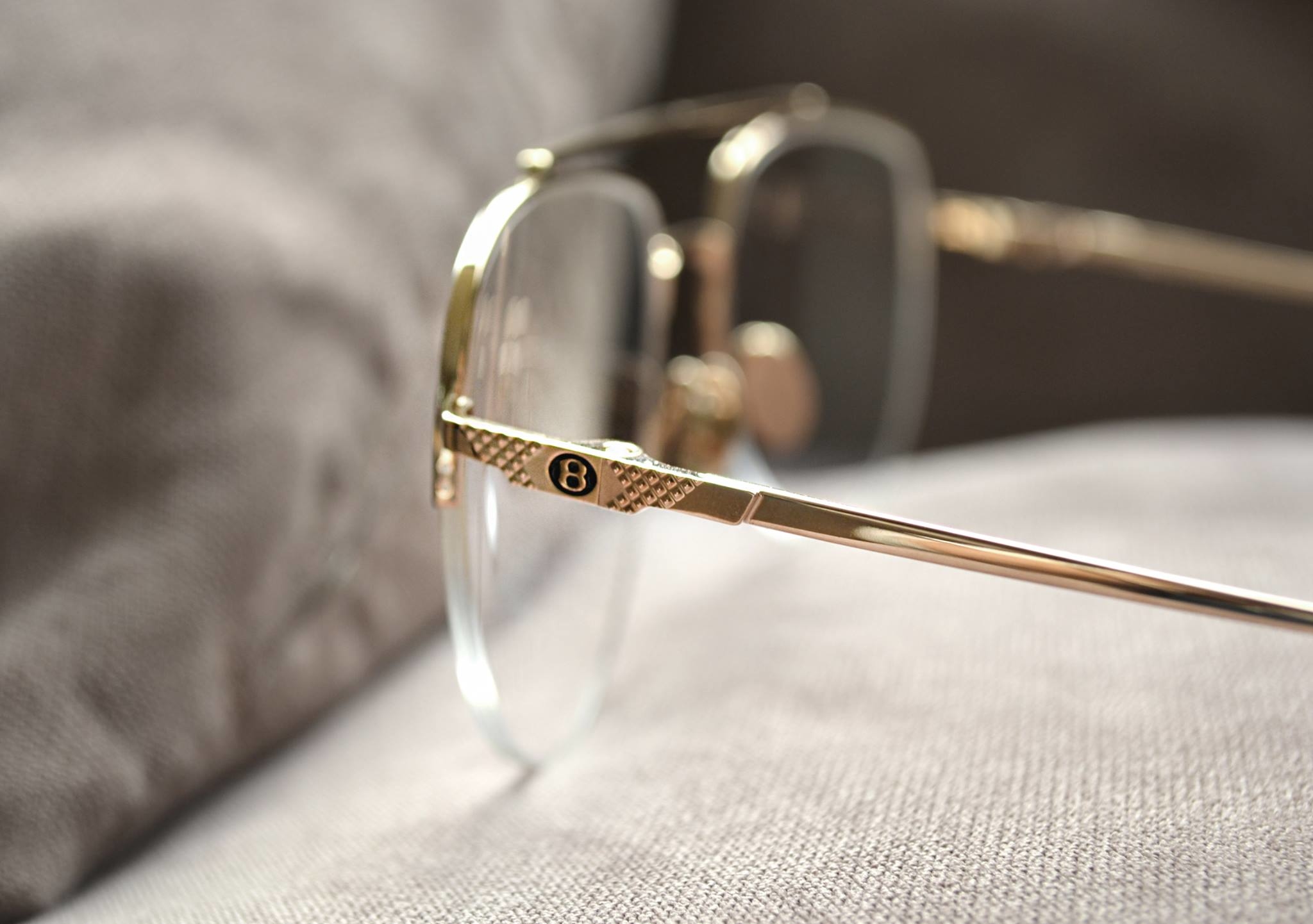 賓利汽車特色融入眼鏡