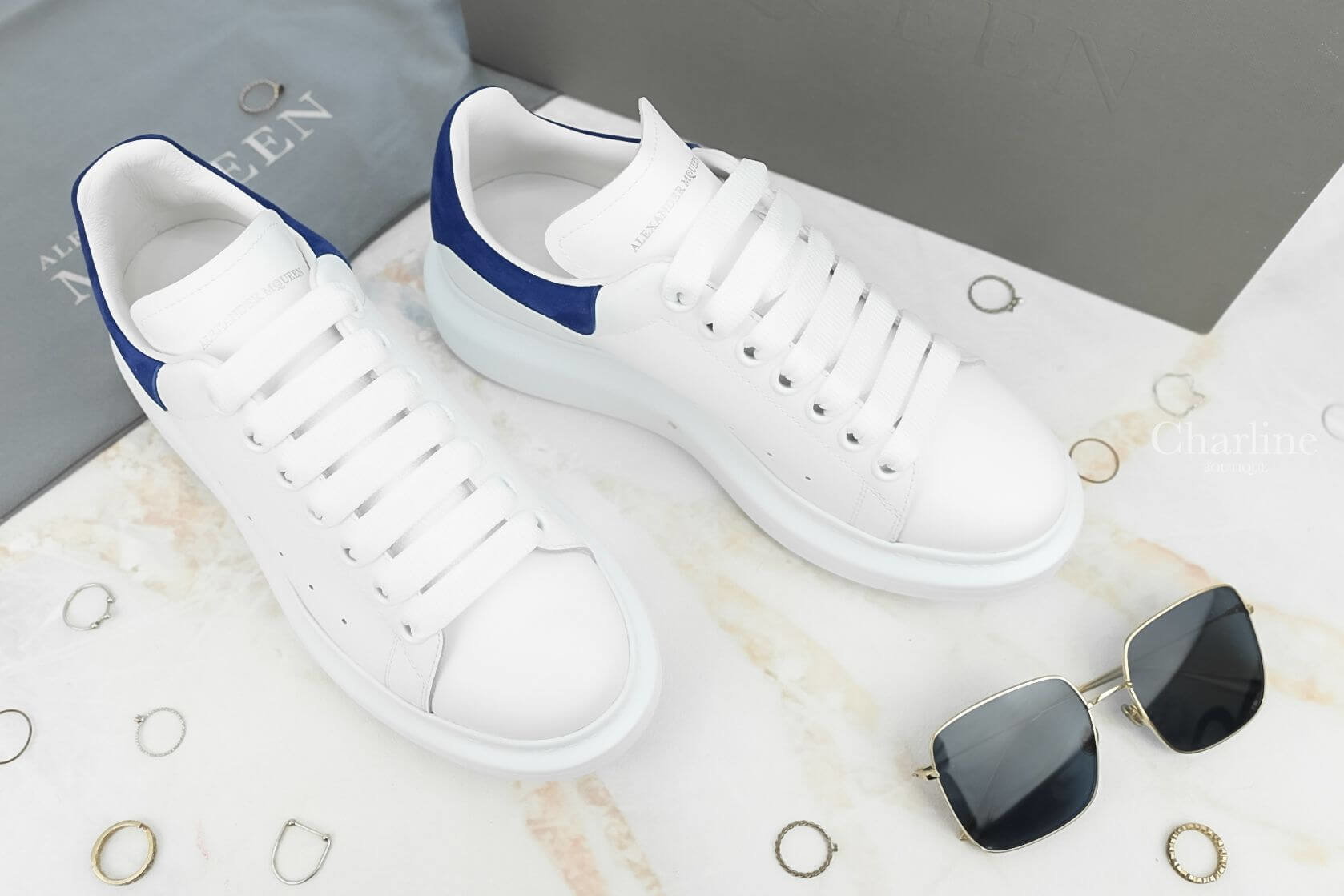 Alexander McQueen Oversize Sneaker 白色海軍藍小牛皮運動鞋