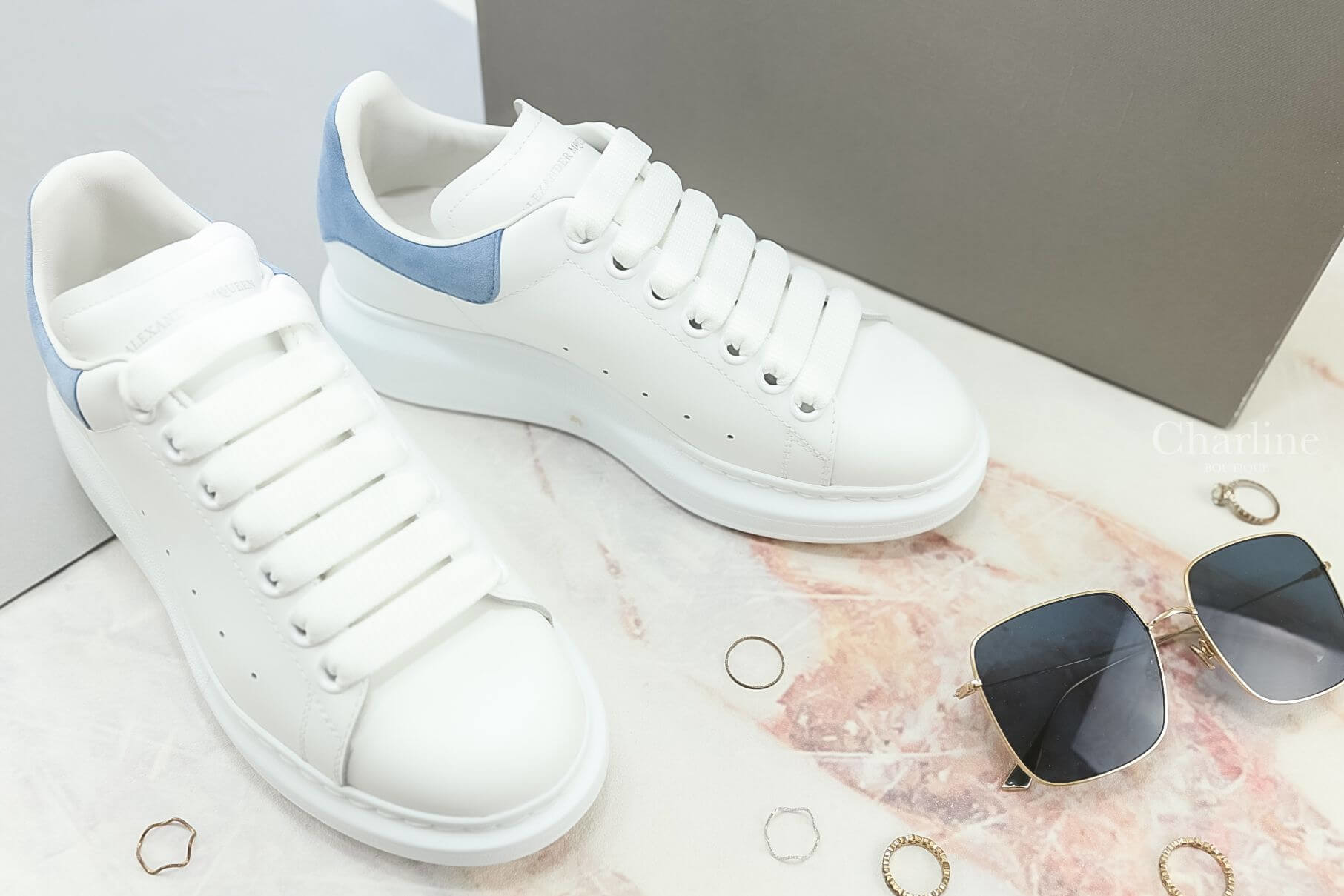 Alexander McQueen Oversize Sneaker 白色夢幻藍小牛皮運動鞋