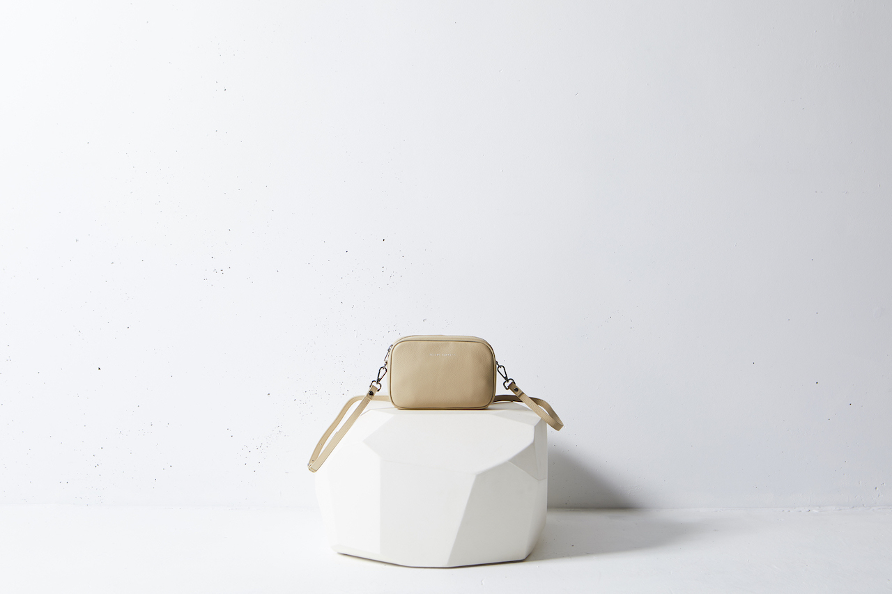 PLUNDER 側背包 / 膚色