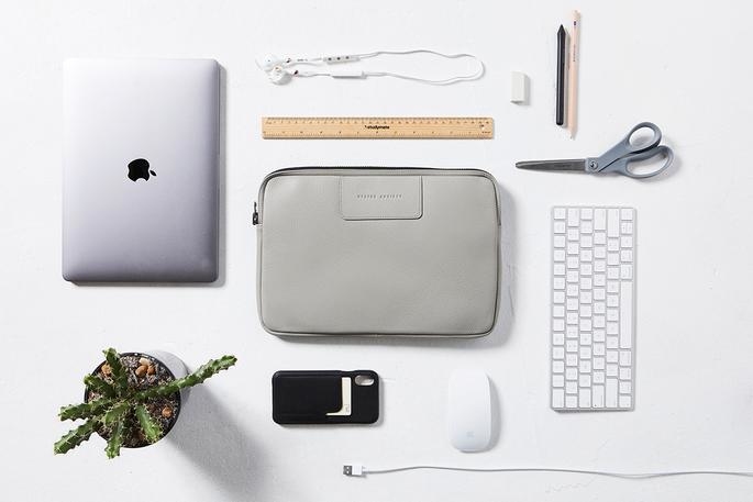 BEFORE I LEAVE 13吋筆電套 / 淺灰色