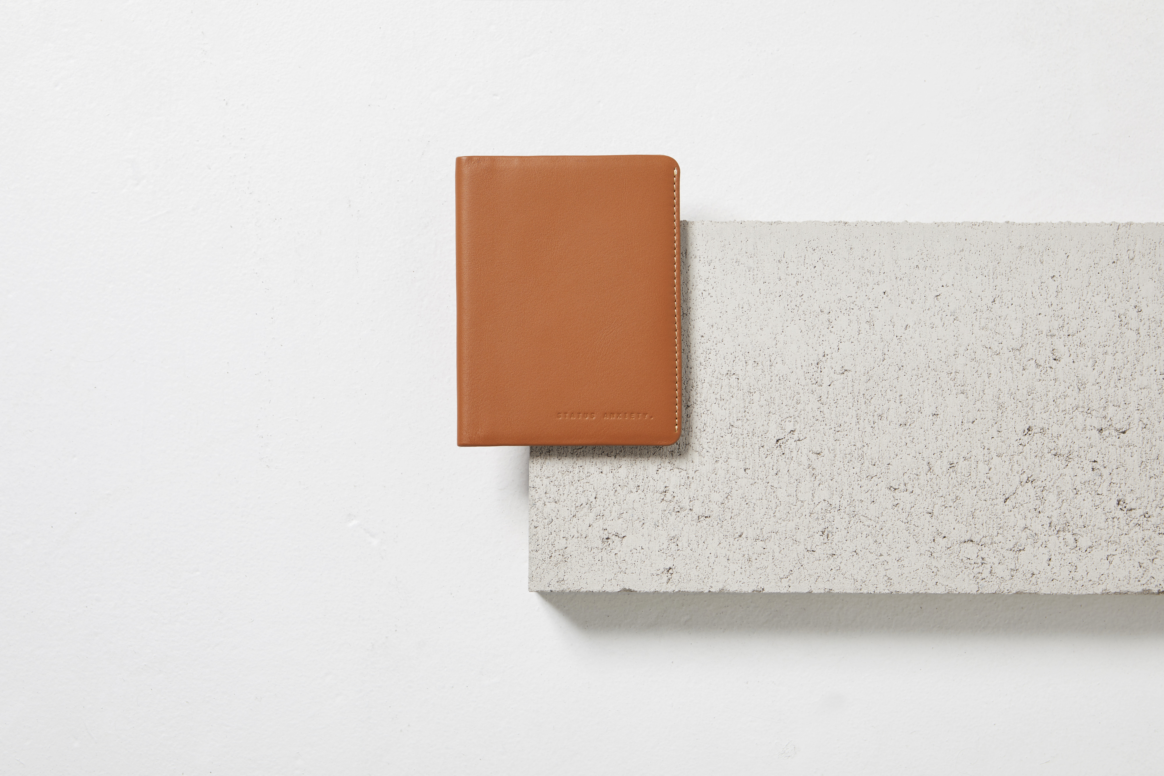 CONQUEST 護照夾 / 駝色