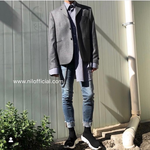 水洗不收邊合身牛仔褲