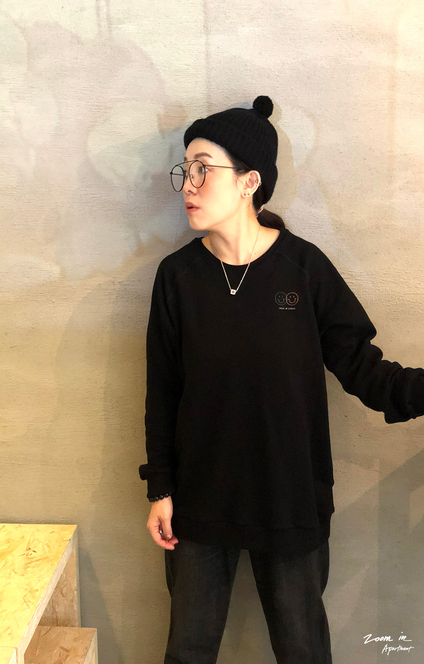 zoom in goods Happy together Sweater