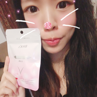 家庭主婦  寶兒：每天按時服用BHK's 白高顆兩個月後胸部明顯大了一點上胸長肉