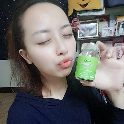 美甲師 小恩：BHK's淨痘膠囊讓我痘痘消很多，肌膚也穩定很多！