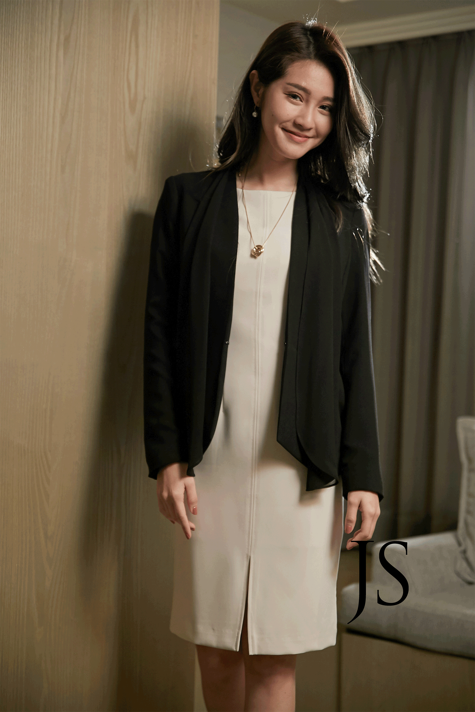 領巾腰身西裝外套(黑)