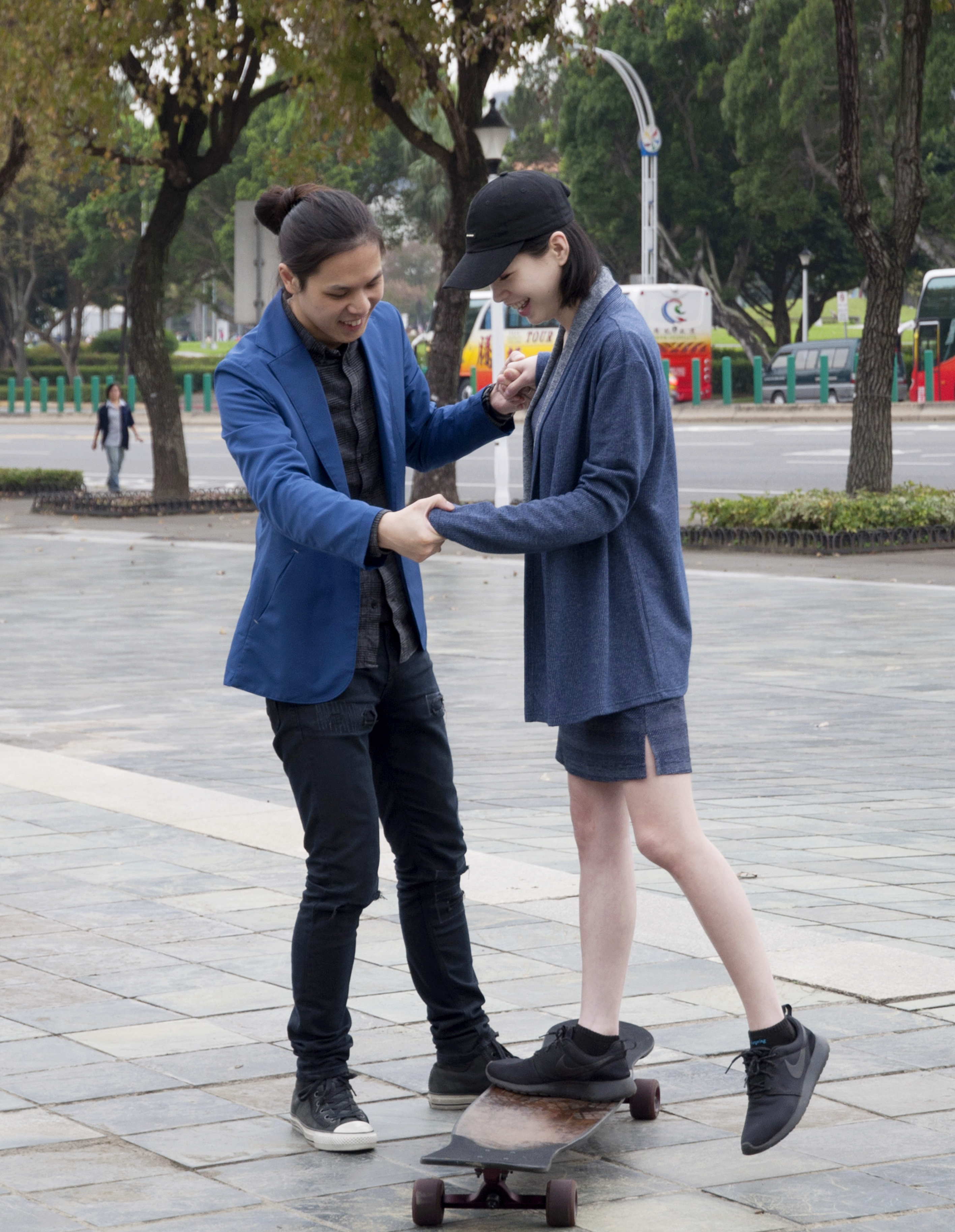 《2019情人節》 LARMURE同色系情侶穿搭提案，讓你放閃也可以很時尚！＃藍色系情侶穿搭