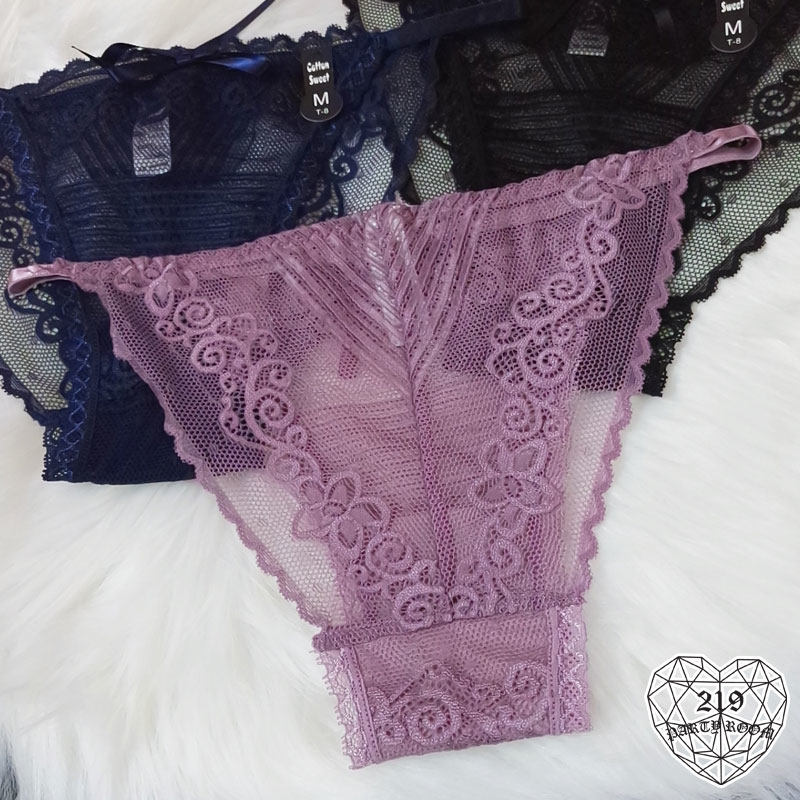 C-蕾絲簍空蝴啾啾內褲