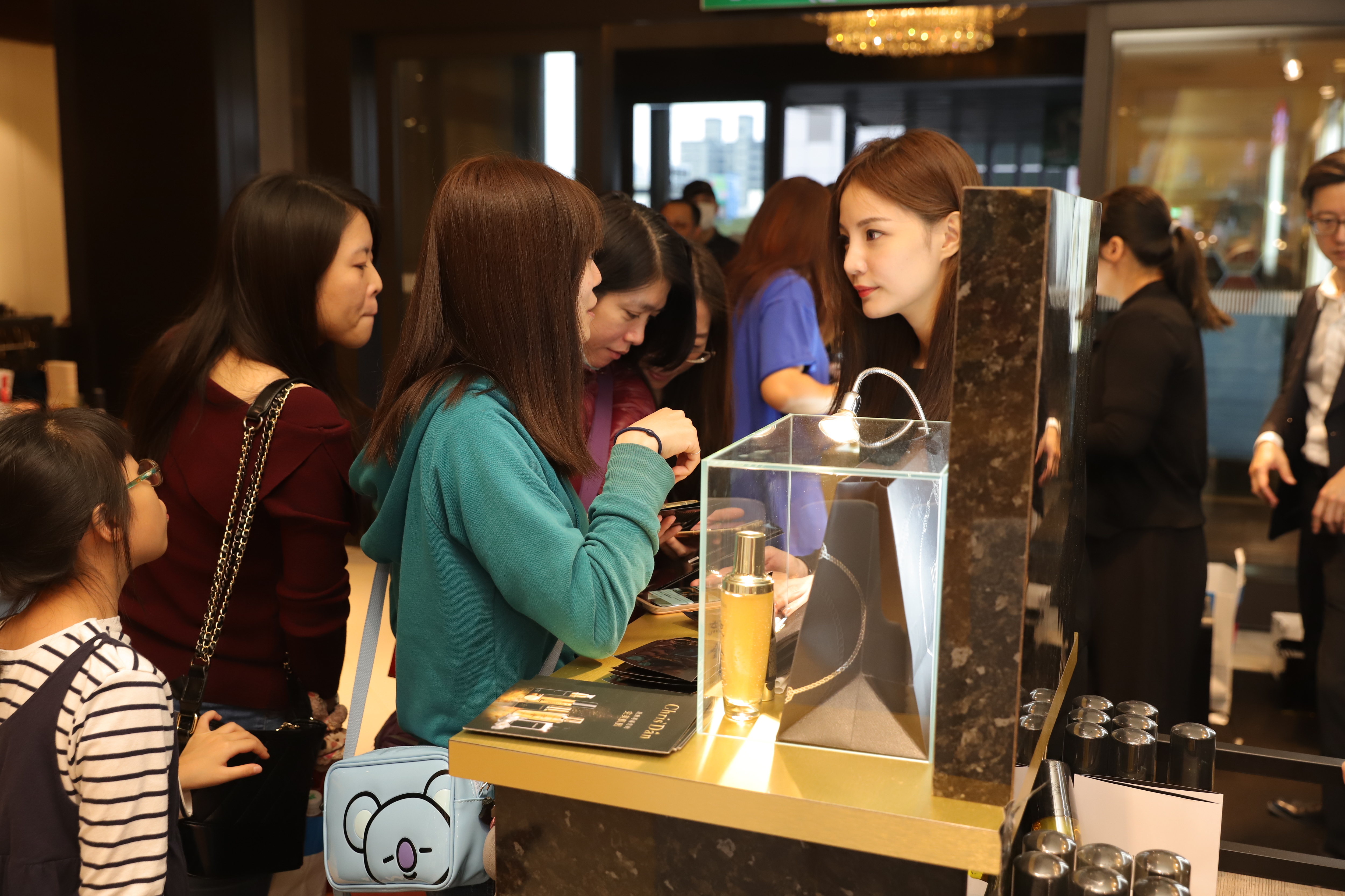 克莉絲丹 平價奢華保養典範