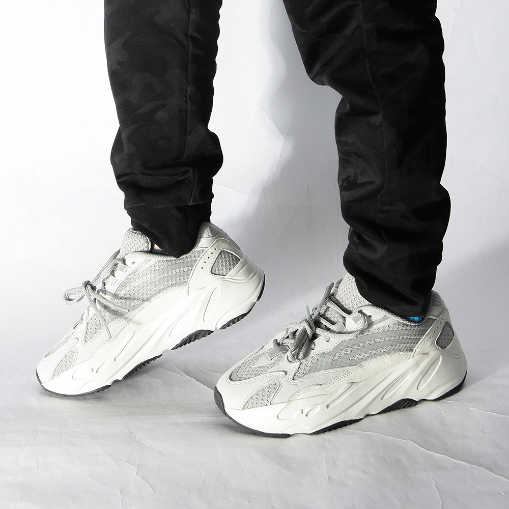 adidas yeezy 700 static