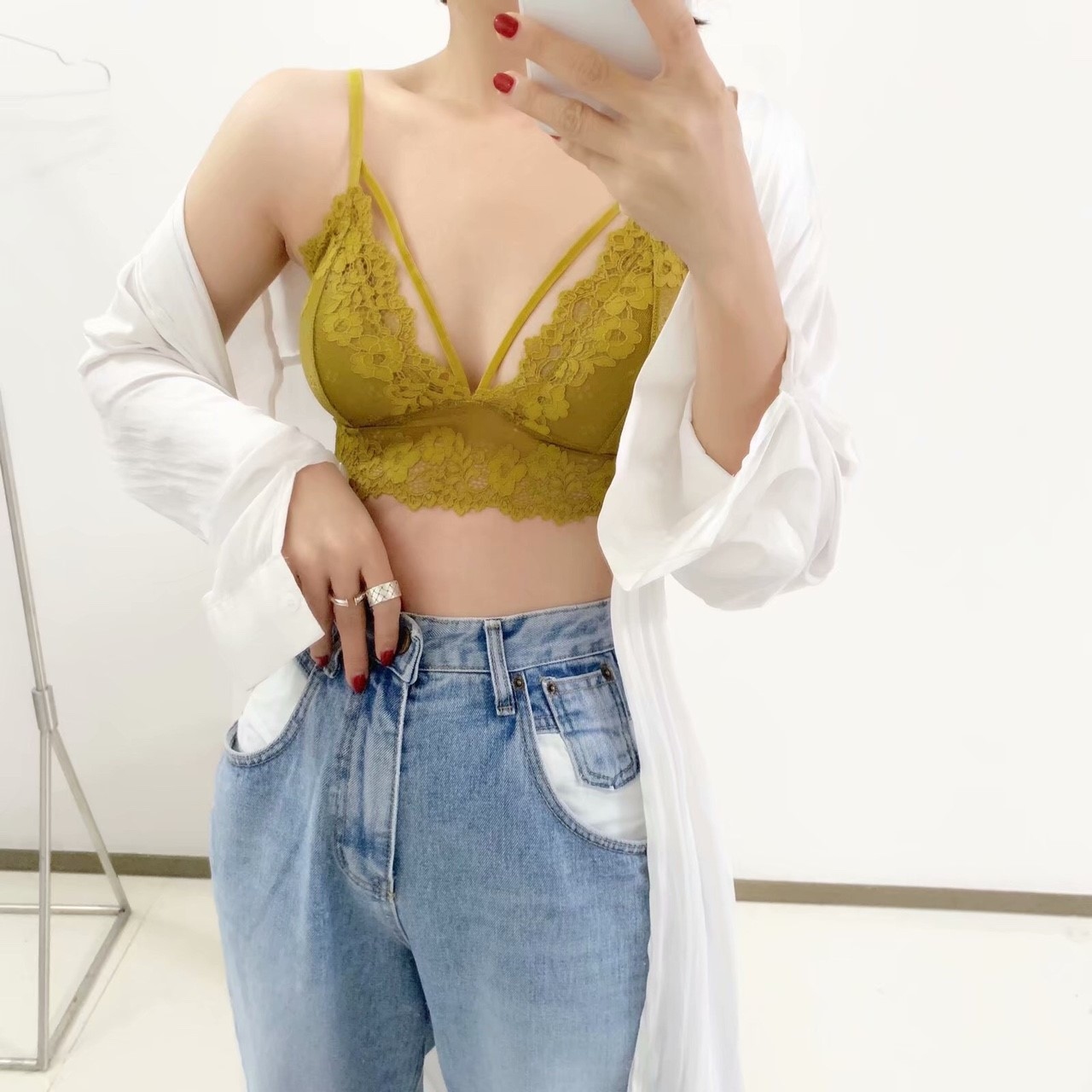 無鋼圈花朵蕾絲美背內衣(白；黃；黑)