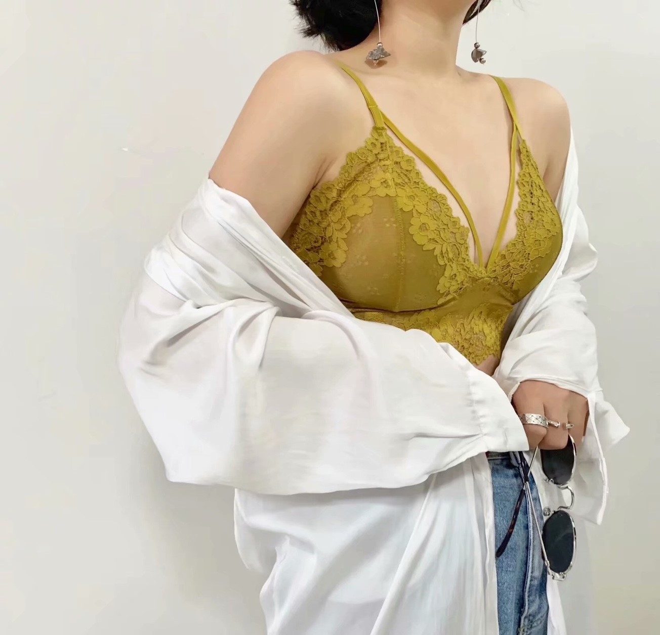 無鋼圈花朵蕾絲美背內衣(白；黃；黑)