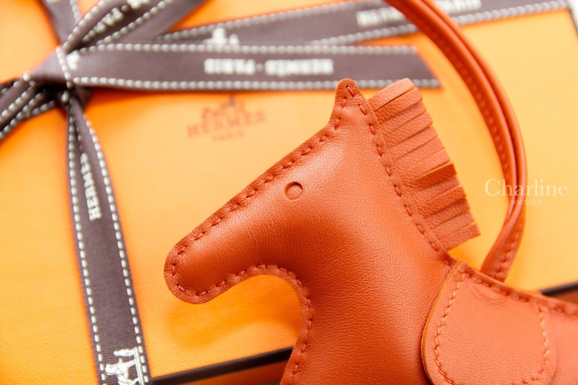 Hermès Horse Charm MM 紅棕色中型可愛小馬吊飾