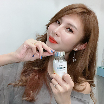 丁意珊：BHK's 光萃維他命C讓我素顏氣色變好，皮膚亮，看起來更美！