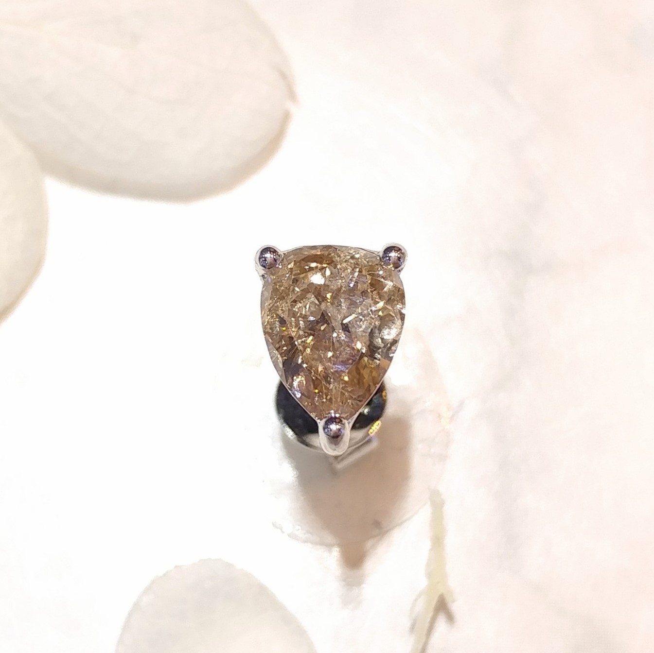 全新18K金【主石75份梨形咖啡鑽】單耳環