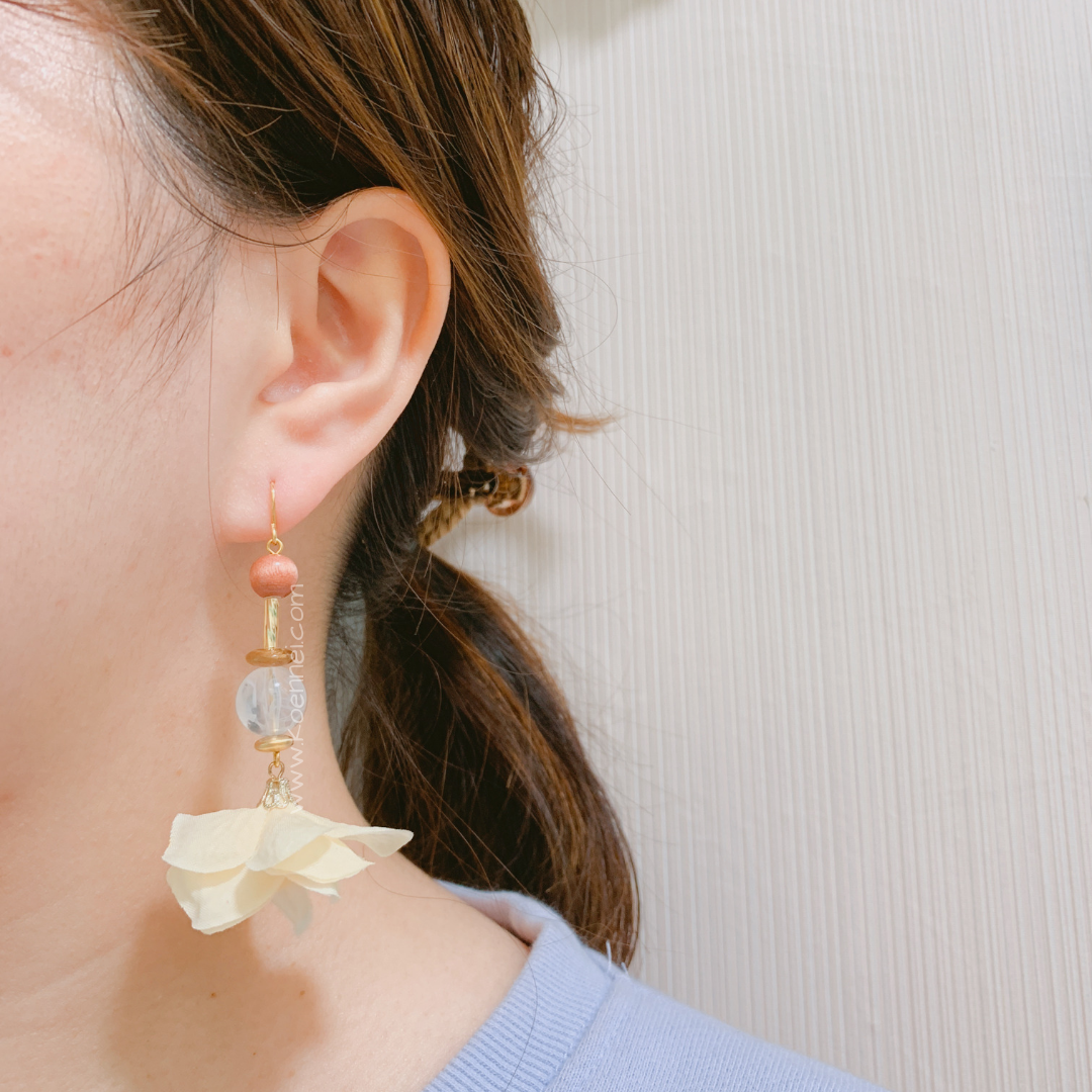 [網站限定優惠][日本制] 人造花長吊珠珠耳環