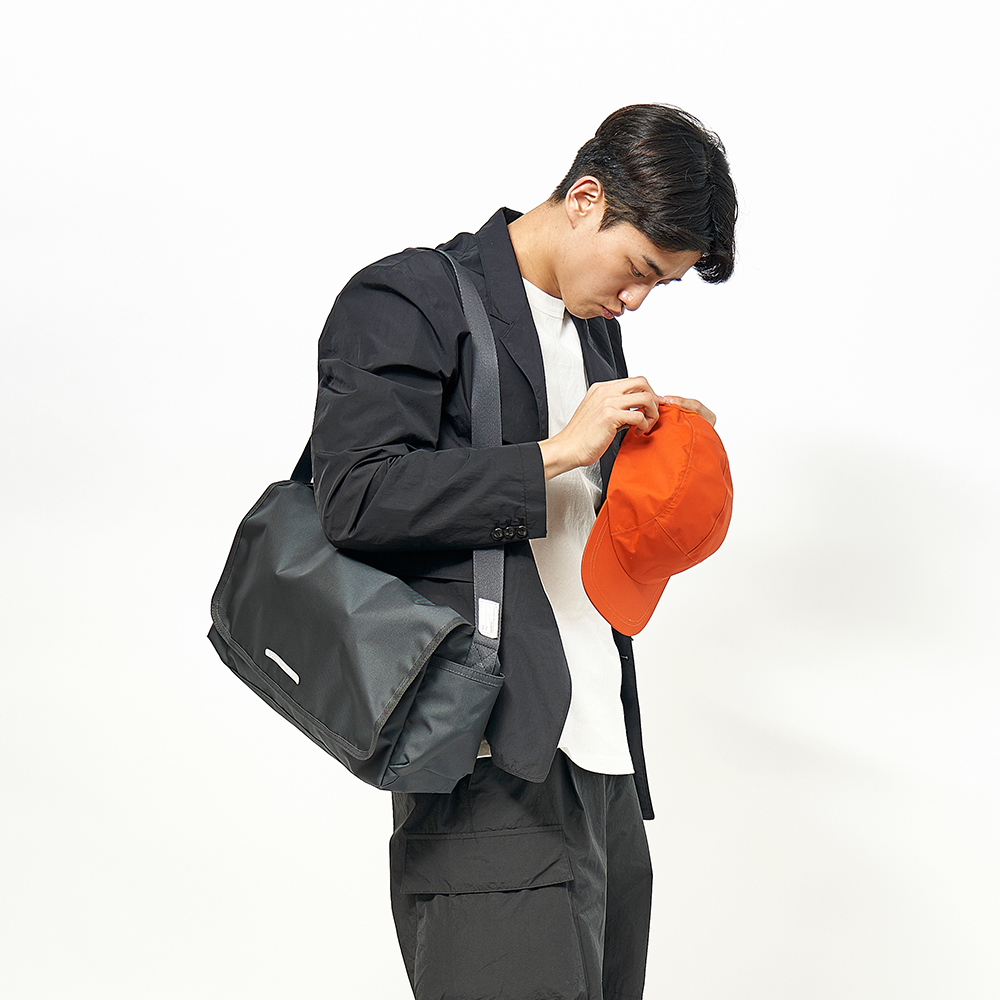 廣場系列-肩/側背郵差包(大，37x22cm)-深藍灰-RMS600CH