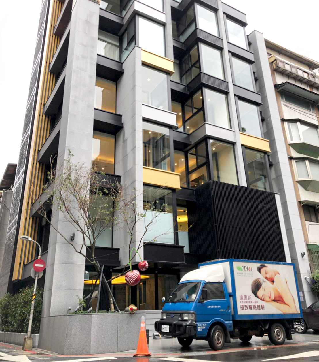 坐月子中心【台北孕學林護理之家 】選用迪奧斯天然乳膠電動床