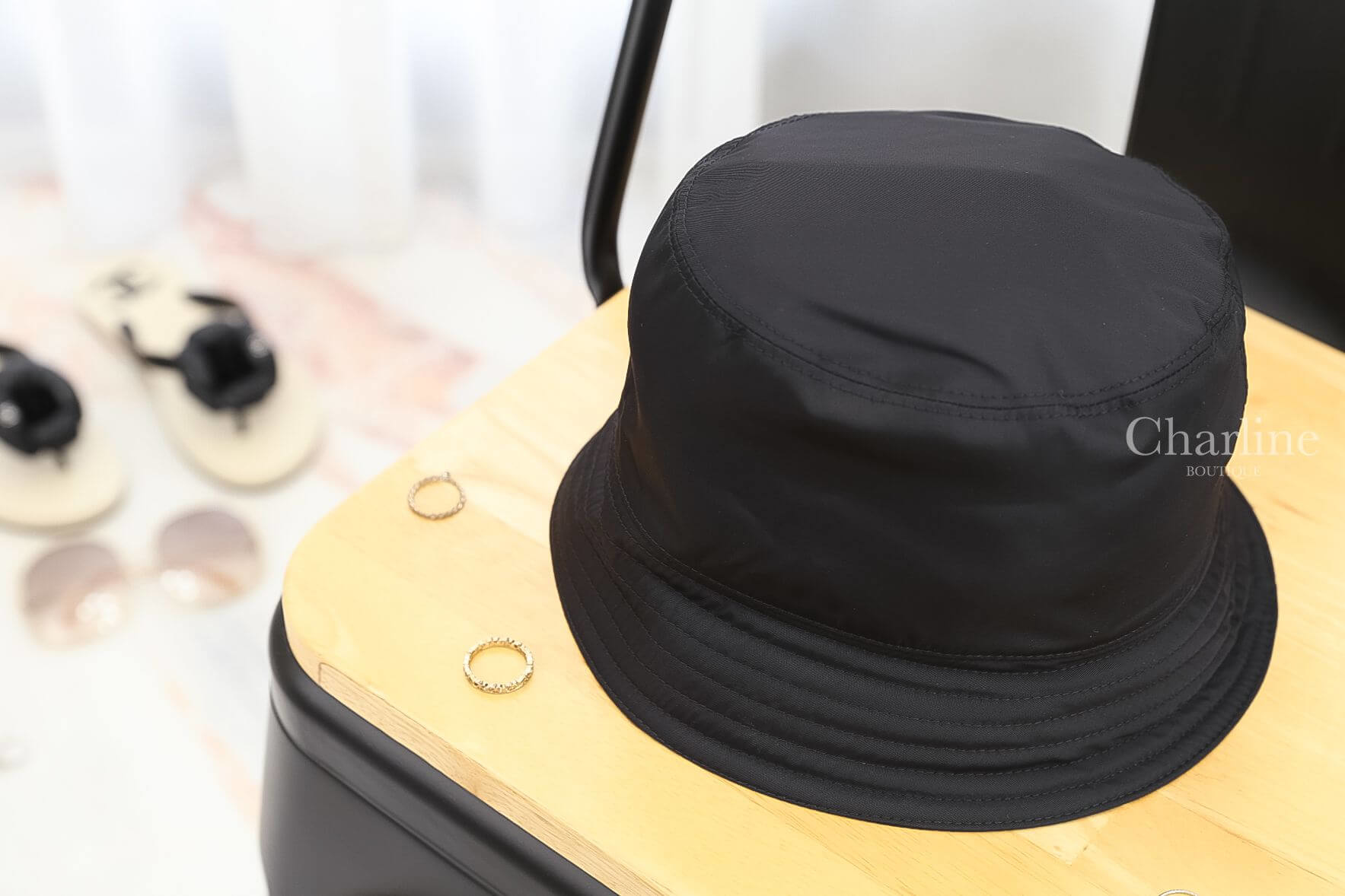 Prada Nylon Cap 黑色三角銀字Logo尼龍漁夫帽-Charline Boutique 精品代購
