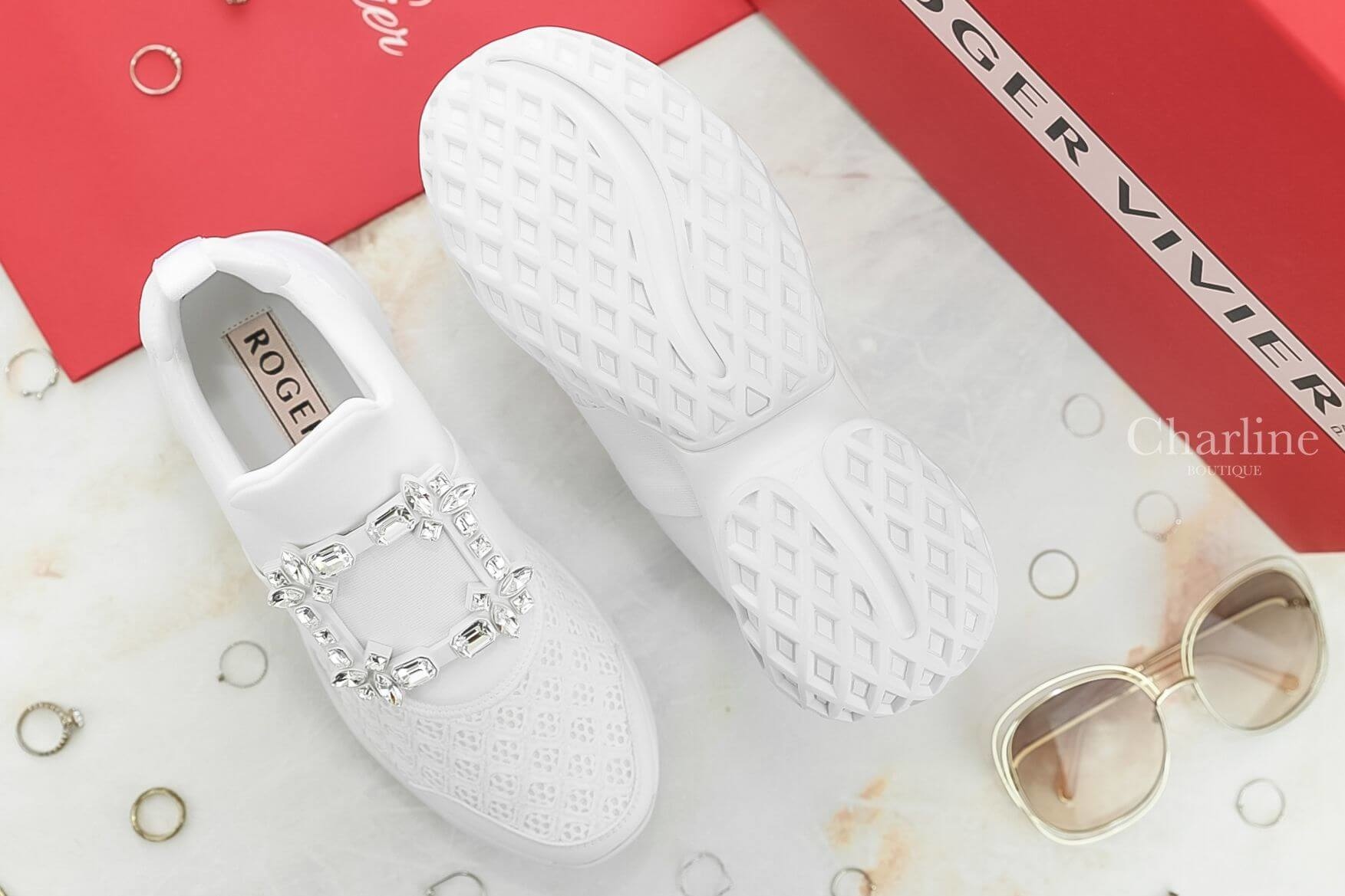 Roger Vivier Viv' Run Strass Buckle Sneakers In Technical Fabrics 白色水晶方釦太空棉運動鞋-Charline Boutique 精品代購