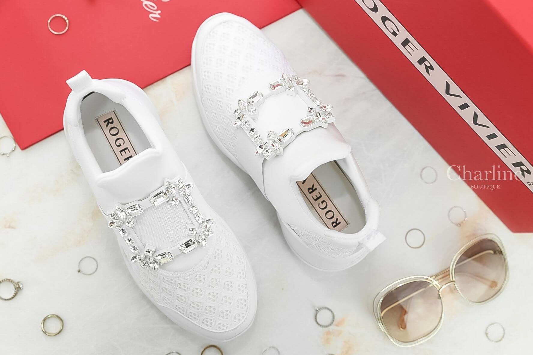 Roger Vivier Viv' Run Strass Buckle Sneakers In Technical Fabrics 白色水晶方釦太空棉運動鞋-Charline Boutique 精品代購