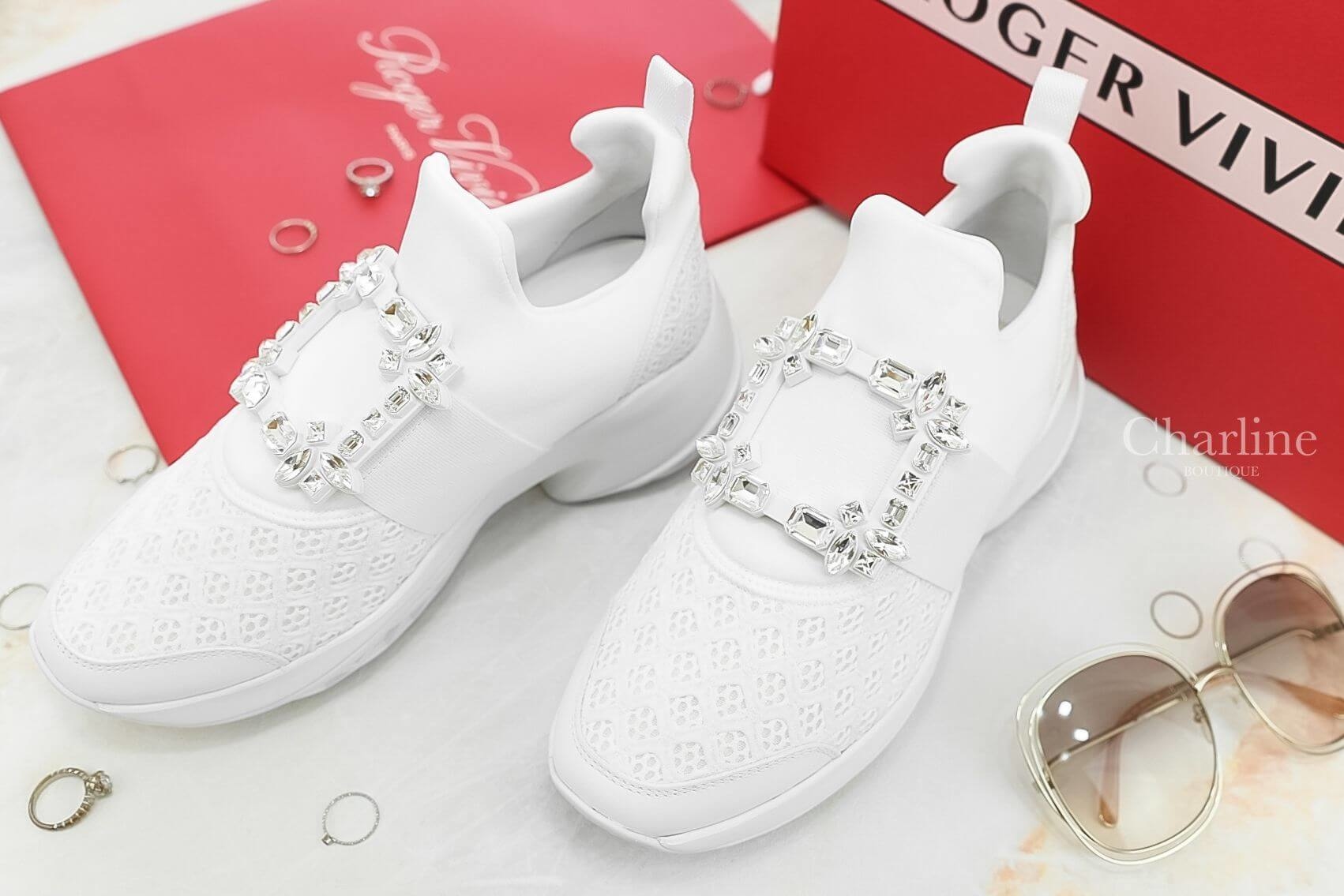 Roger Vivier Viv' Run Strass Buckle Sneakers In Technical Fabrics 白色水晶方釦太空棉運動鞋-Charline Boutique 精品代購