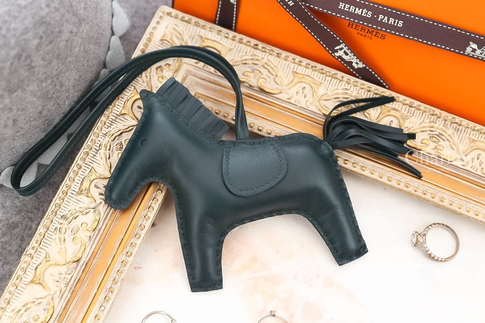 Hermès Horse Charm MM 青銅綠色中型可愛小馬吊飾
