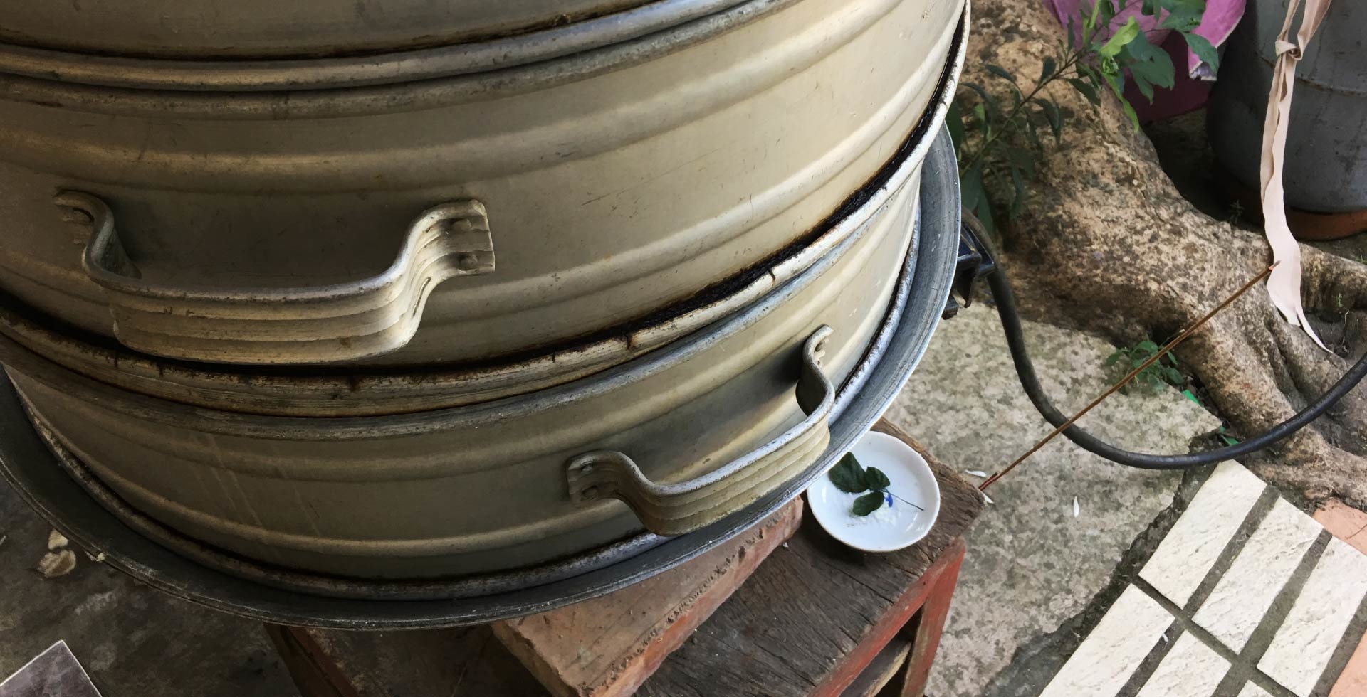 蒸籠的數量為二以上,也要切記要互換位置,平均每籠的熟度。