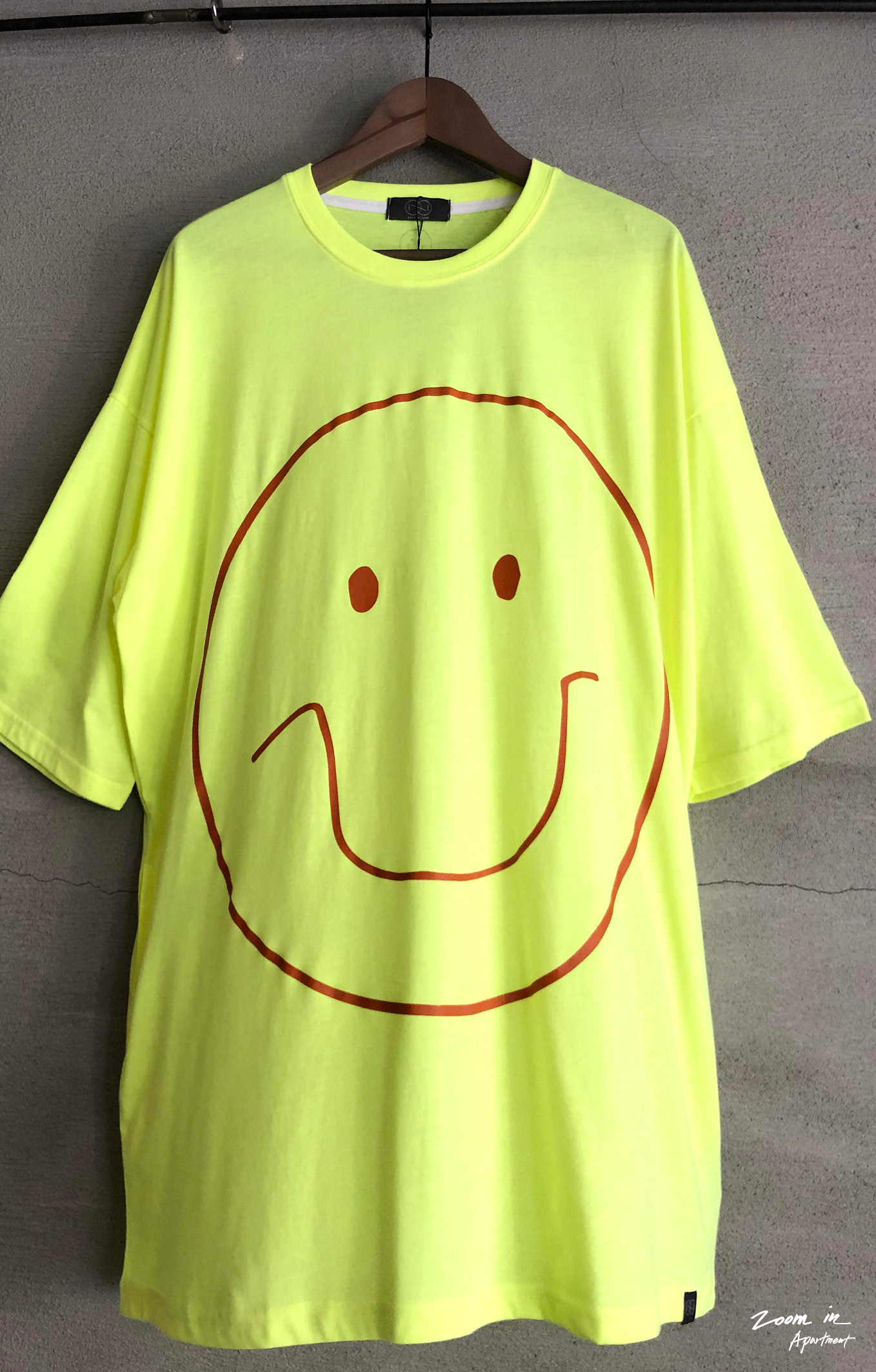 zoom in goods 「Happy together over size T恤.螢光綠」