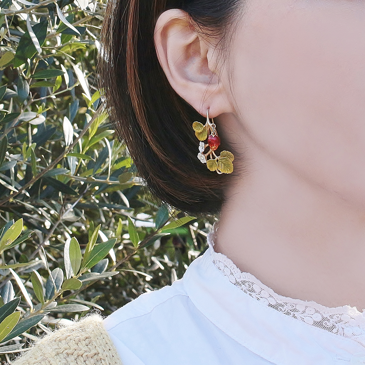 Palnart Poc 草莓樹耳環