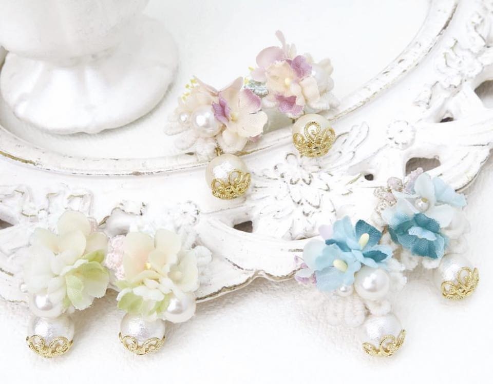 [日本制] 人造花棉珠耳環(3色)